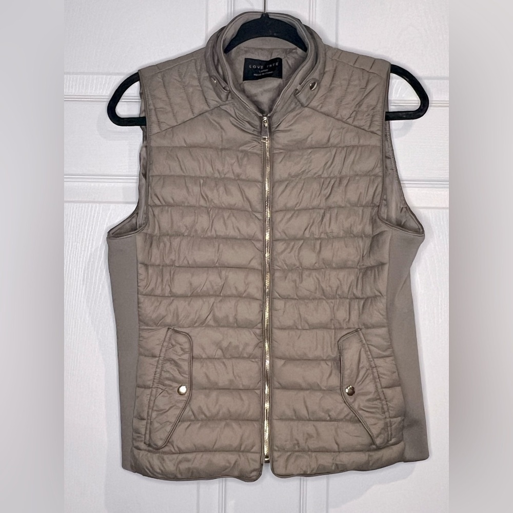 Love Tree Women’s Puffer vest - Tan - Size Large